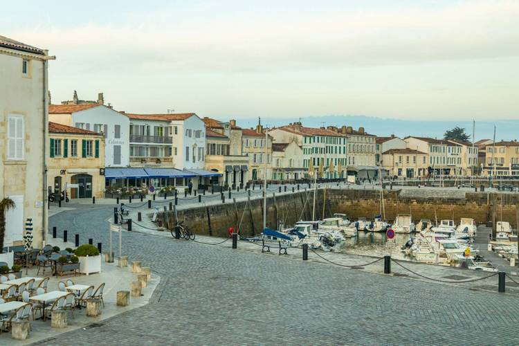 Saint-Martin-de-Ré chemins vacances explorer découvrir promenade visite