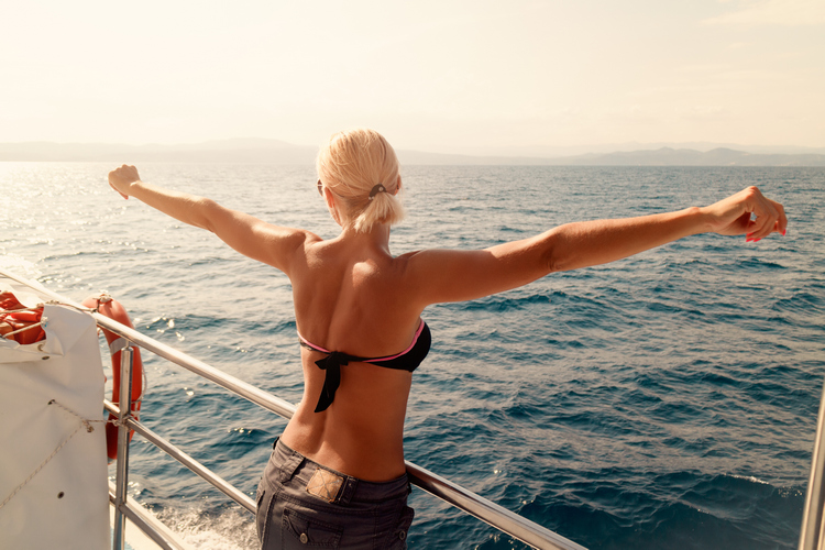 femme en croisière tour du monde