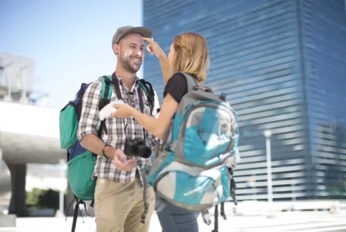 Trouver un compagnon de voyage : la solution pour passer de belles vacances ?