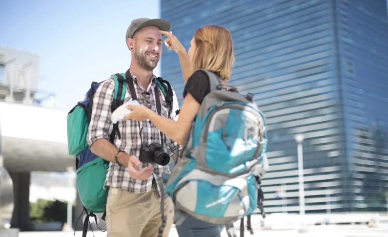Trouver un compagnon de voyage : la solution pour passer de belles vacances ?