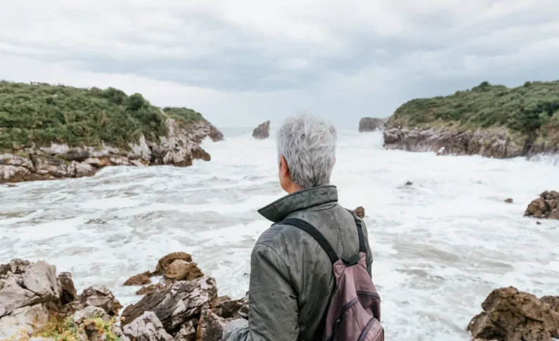 Voyager seule à 60 ans : est-ce raisonnable ?
